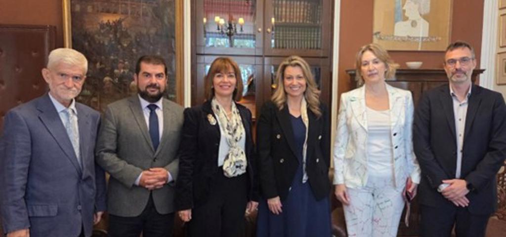 Μνημόνιο συνεργασίας υπέγραψαν Πάντειο Παν/μιο και Κεφαλαιαγορά Μνημόνιο συνεργασίας υπέγραψαν Πάντειο Παν/μιο και Κεφαλαιαγορά